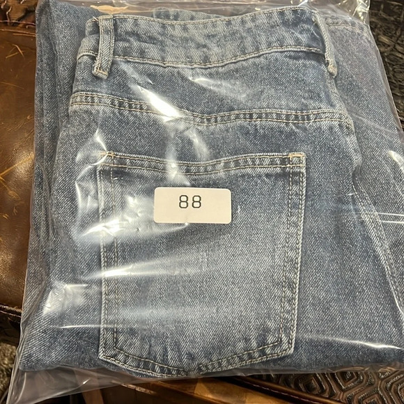 Shein Women size medium jeans / pants EUC - Measurements in listing - Picture 6 of 7